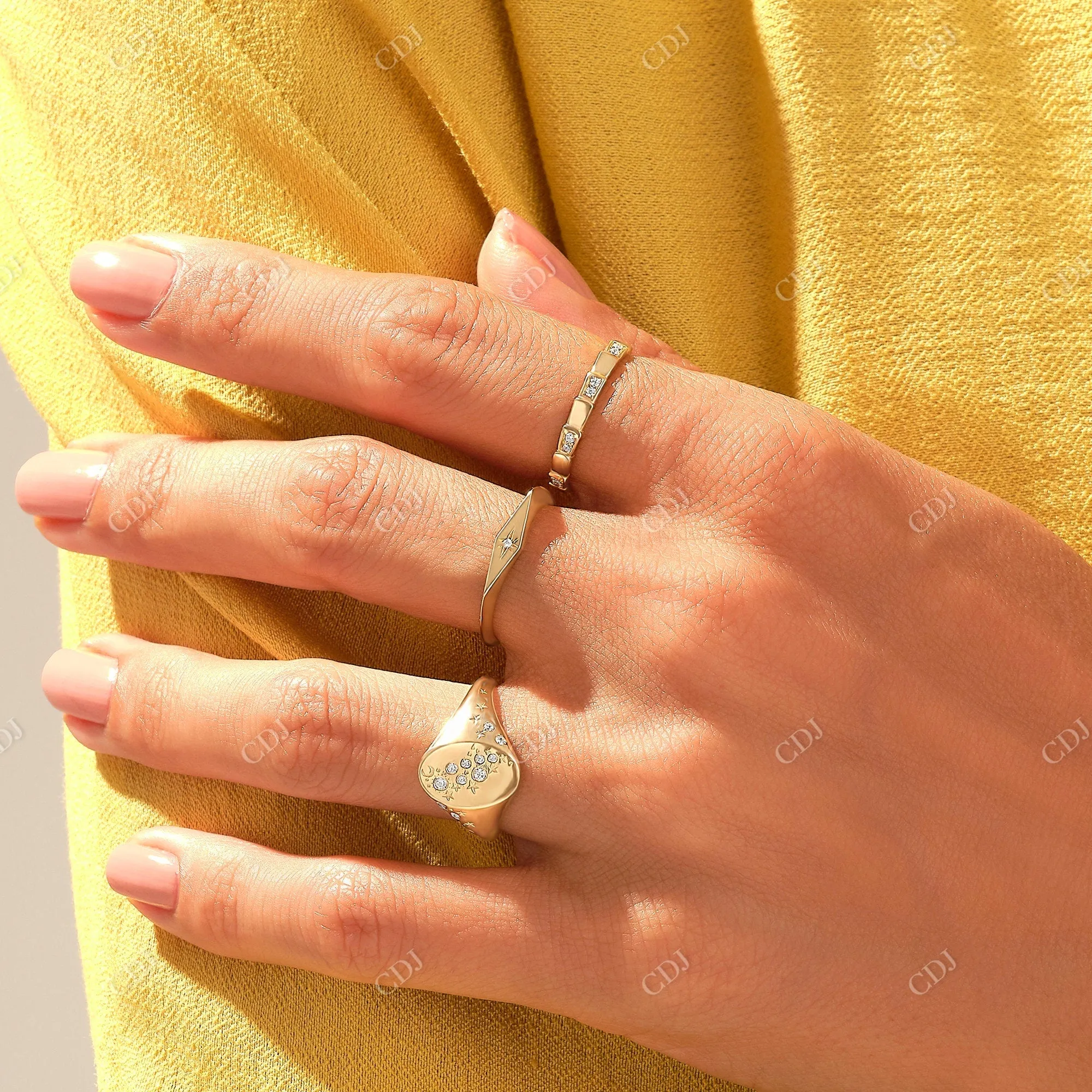 0.01CTW Diamond Iconic Rhombus Star Wedding Band
