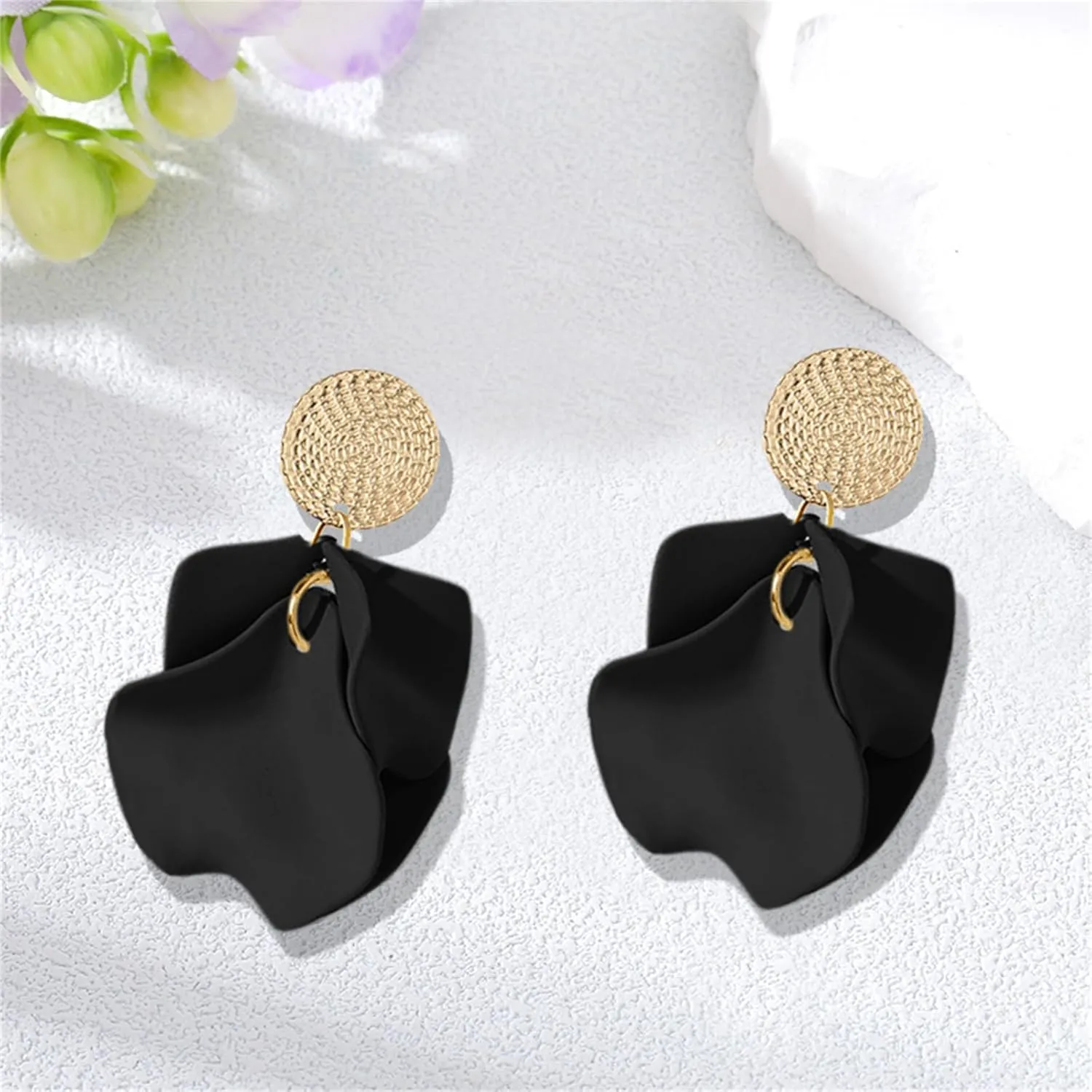 Dreuyet Rose Petal Dangle Earrings for Women Elegant Boho Statement Floral Tassel Earrings Acrylic Tiered Matte Flower Earrings Exaggerated Petal Tassel Earrings Flower Earrings