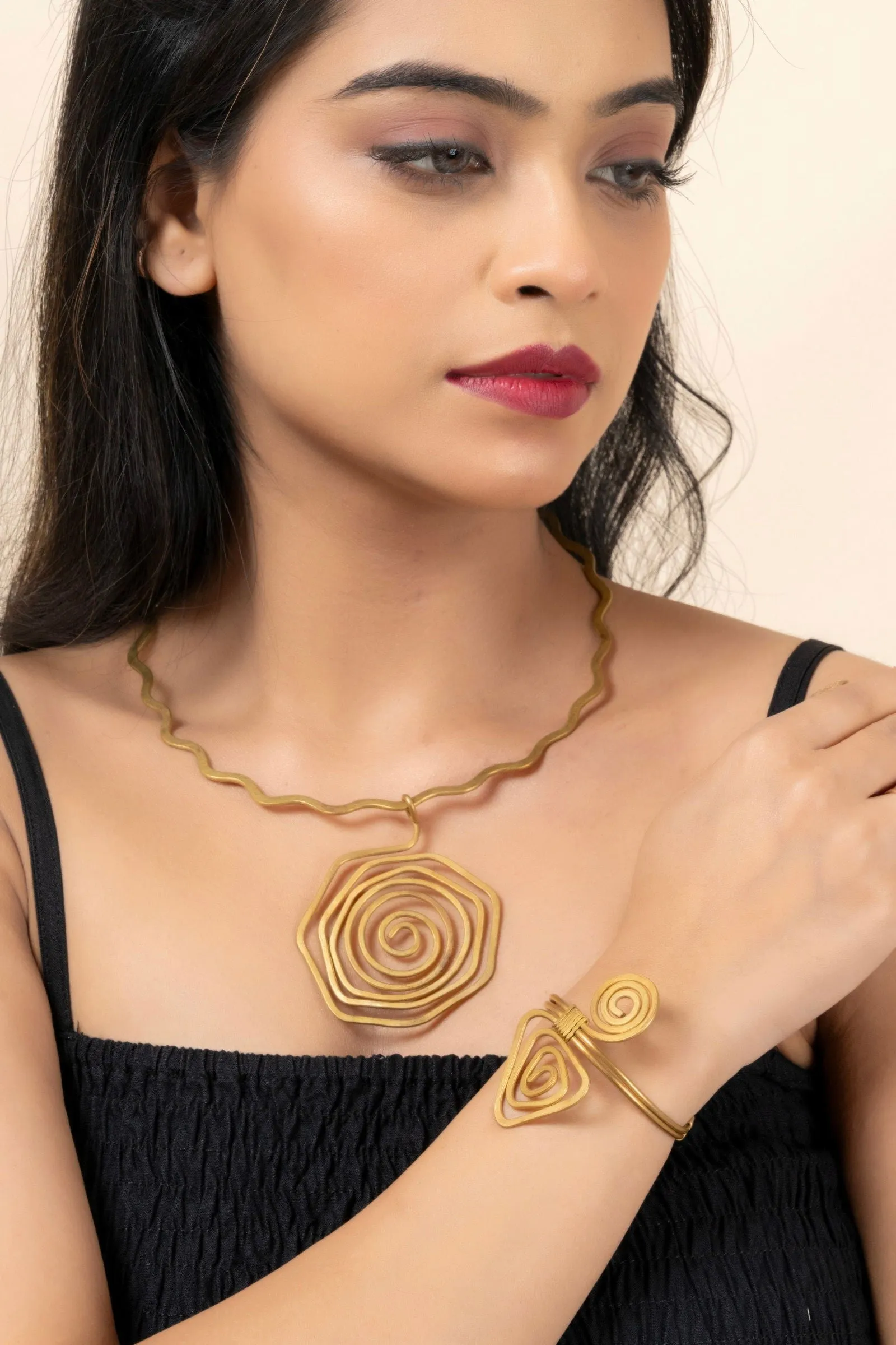 Handmade Dokra Brass Adjustable Bracelet with Intricate Tribal Design and Timeless Elegance
