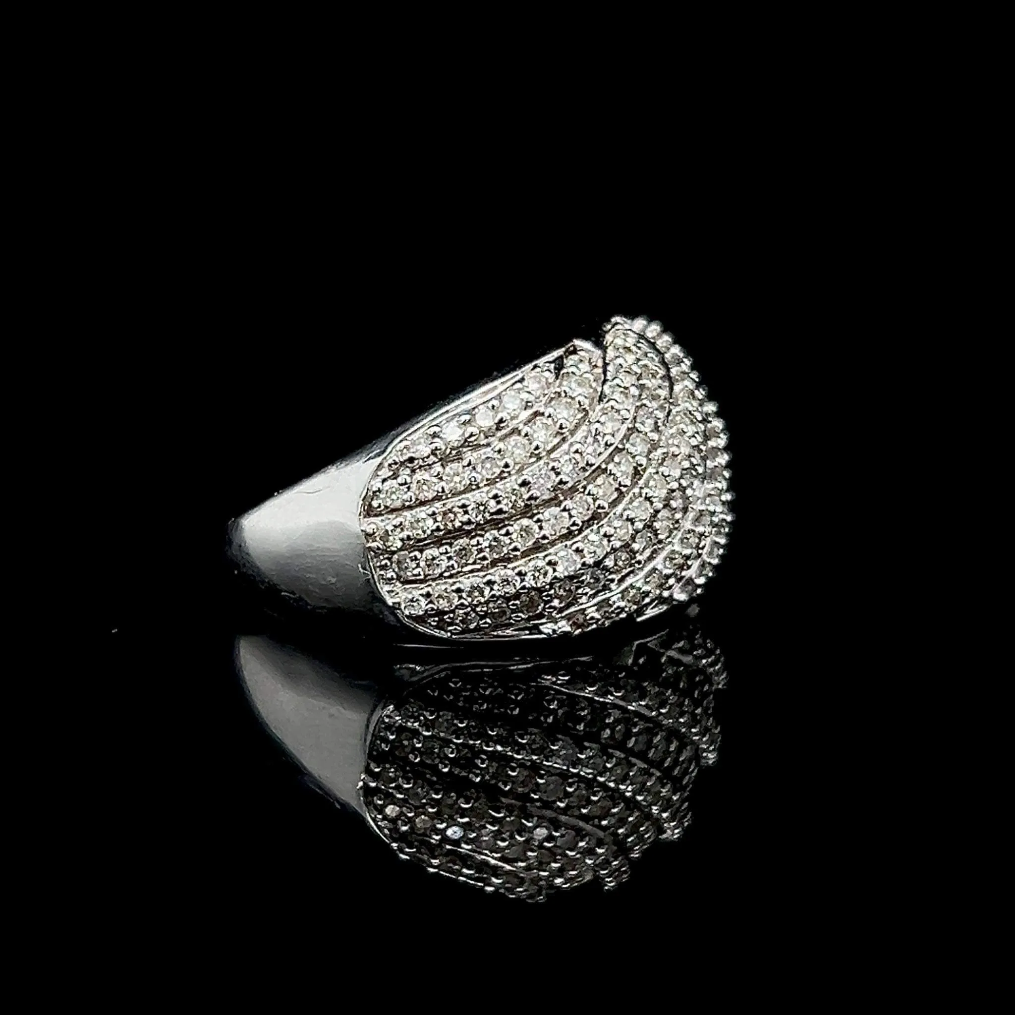 #LVNA2024 | Curved Half Eternity Unisex Millionaire’s Diamond Ring 18kt