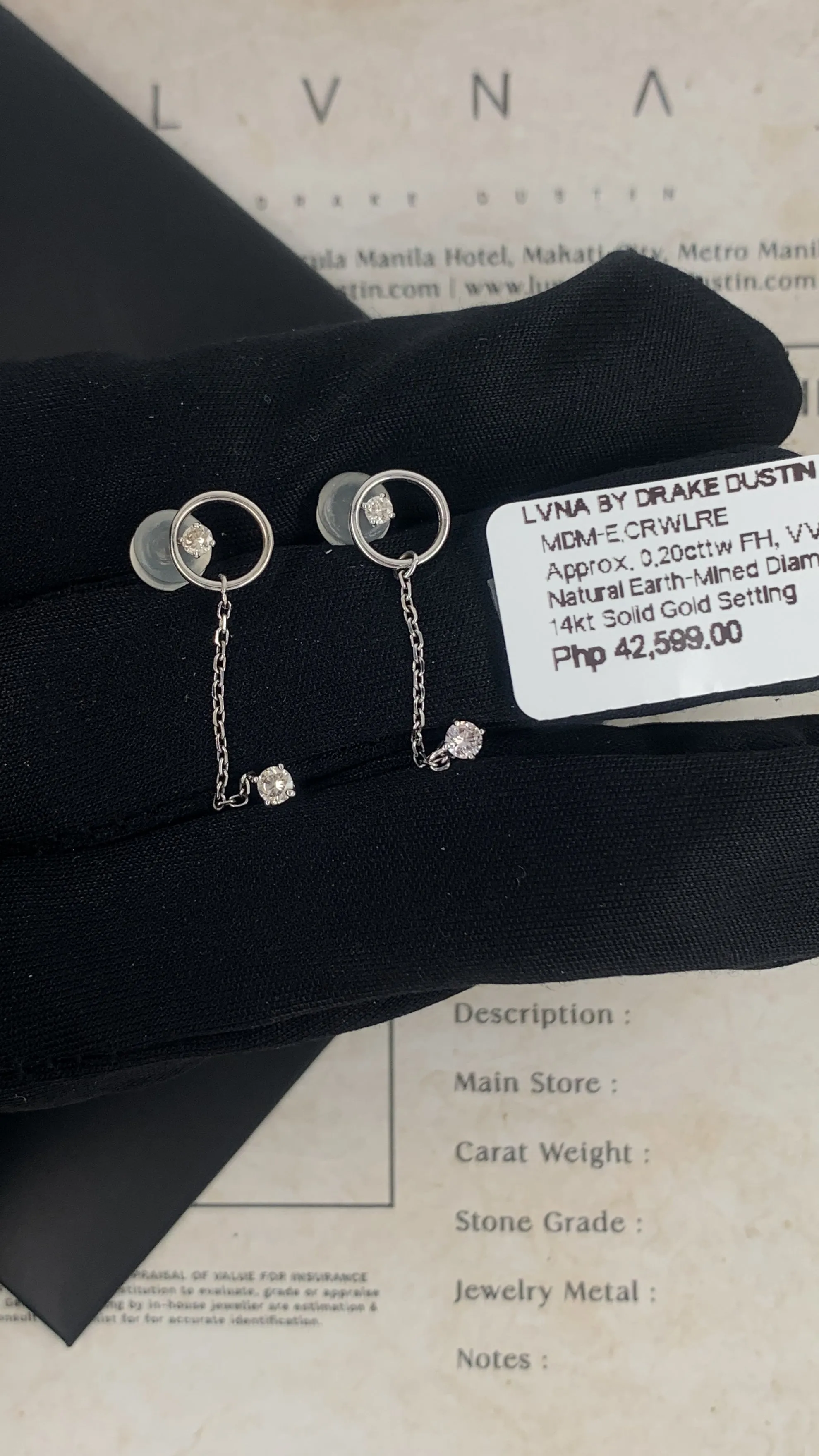 #LVNA2024 | Double Lock Crawler Solitaire Single (One Earpiece) Diamond Earrings 18kt