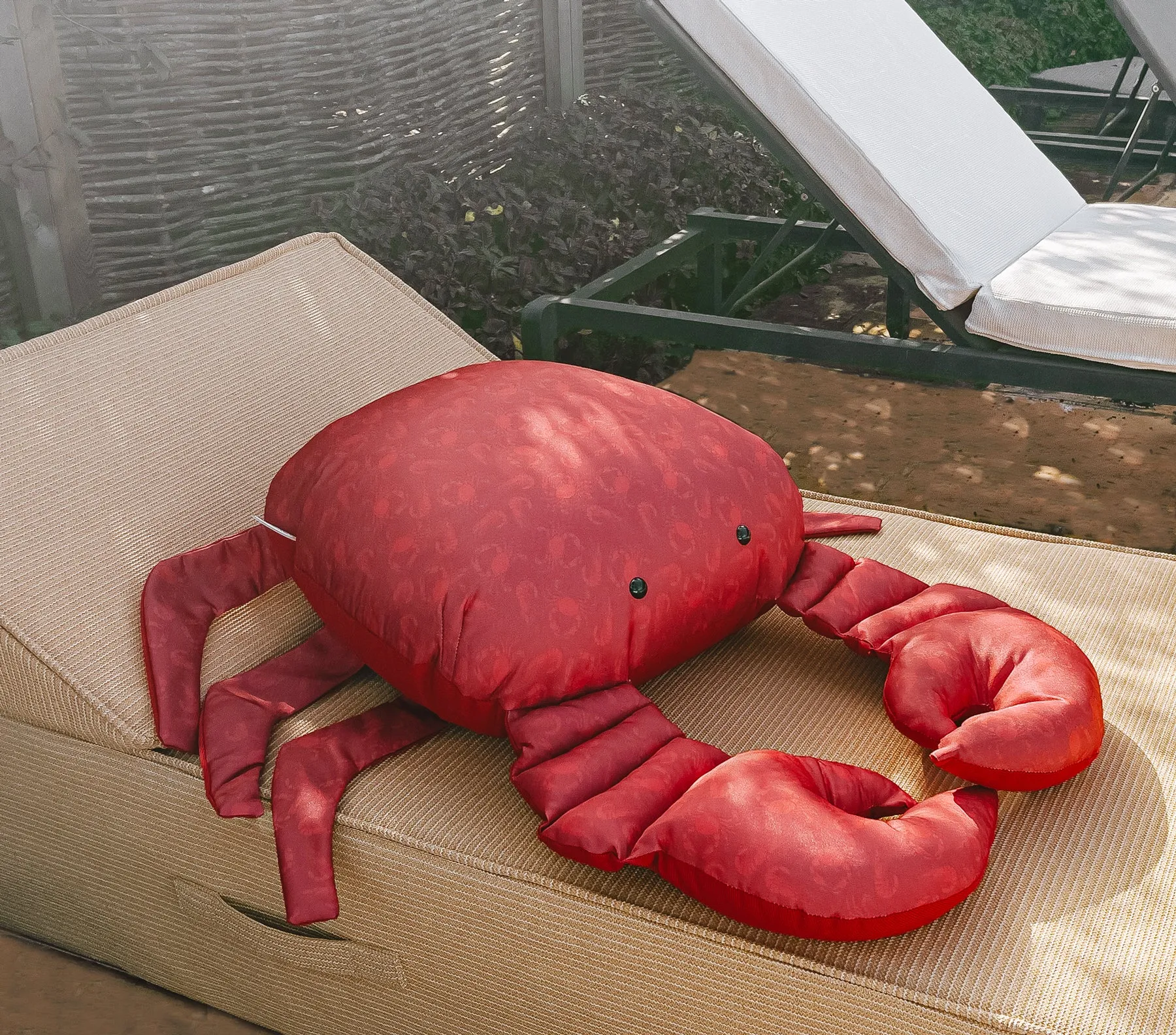 VILEBREQUIN x MX Home - Coussin crabe rouge - motifs "crabes homards"